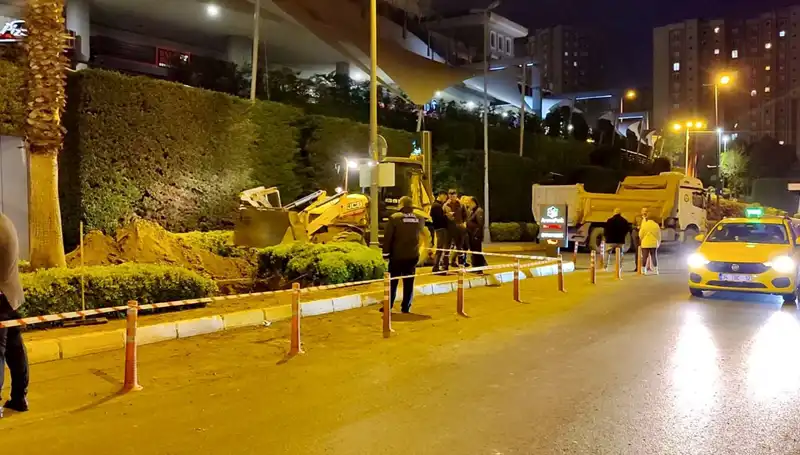 AVM Girişinde Doğalgaz Panik Havası: Alışveriş Keyfine Ara Verdirdi