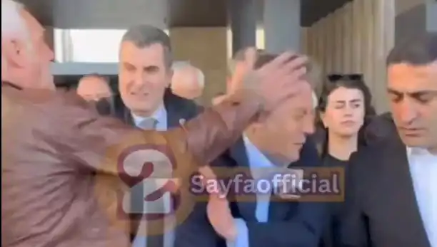 Özgür Özel'e AKM Çıkışında Fiziksel Saldırı: Kamuoyundan Tepkiler Yağdı