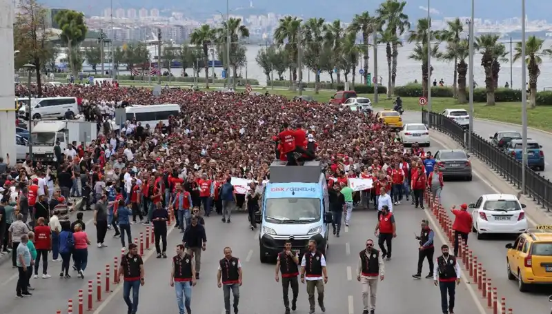 İzmir'de Grevde 4. Gün: İşçiler Dayanışma İçin Bir Araya Geliyor