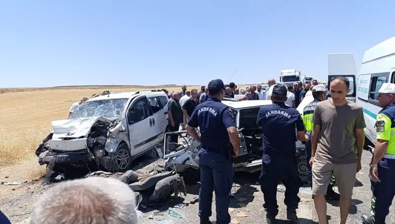 Otomobil ve Hafif Ticari Araç Kazasında 4 Can Kaybı, 1 Yaralı