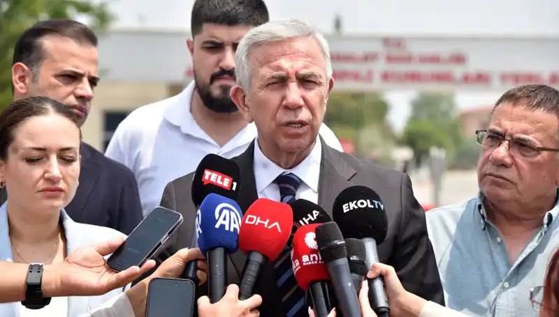 Mansur Yavaş, Muhittin Böcek'i Ziyaret Etti: İşbirliğine Açık Mesajlar