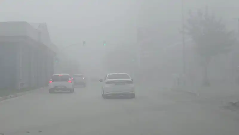Adana'da Yoğun Sis, Görüş Mesafesi 50 Metreye Düştü!