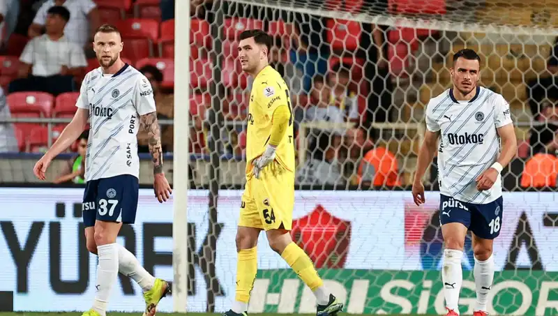 Fenerbahçe, 2025 Yılına Damga Vuran Şok Yenilgilerle Sarsıldı
