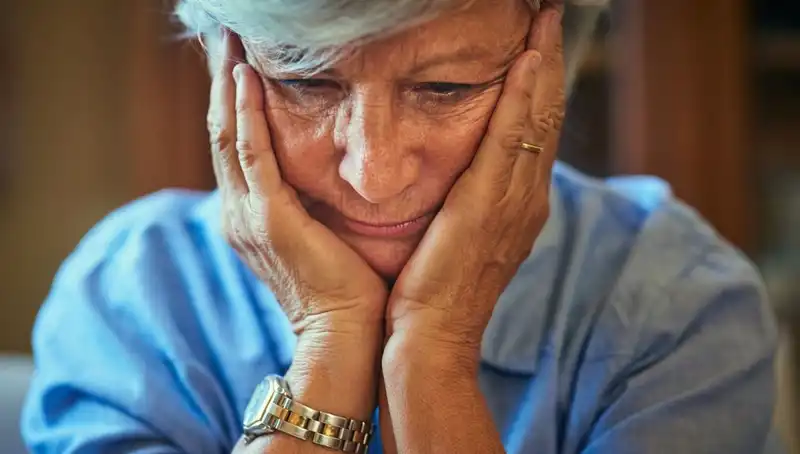 40'lı Yaşlarda Alzheimer: Erken Belirtileri Stres Sanarak Geç Kaldı