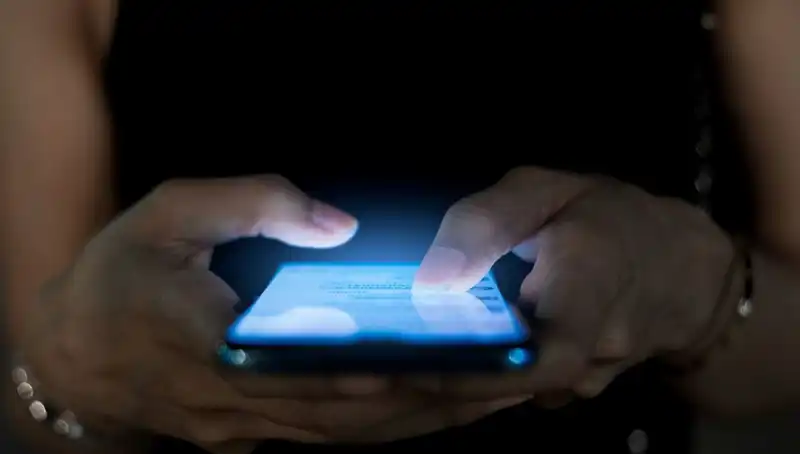 Psikologlara Göre Narsisizmin Belirtisi: Telefon Bağımlılığı Üzerine Şok Edici Gerçekler