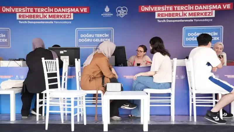 İstanbul'da 24 Yeni Tercih Danışma Merkezi Açıldı: Üniversite Seçimleriniz İçin Neler Bekliyor?