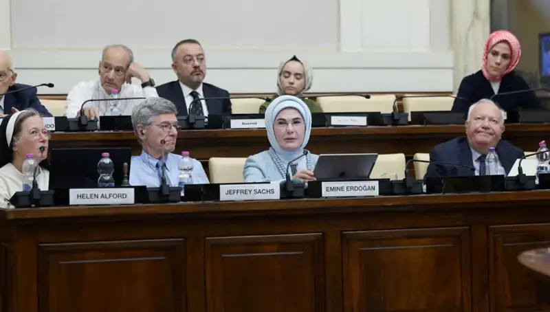 Emine Erdoğan, Vatikan'da İki Güçlü Mesajı Bir Arada Verdi