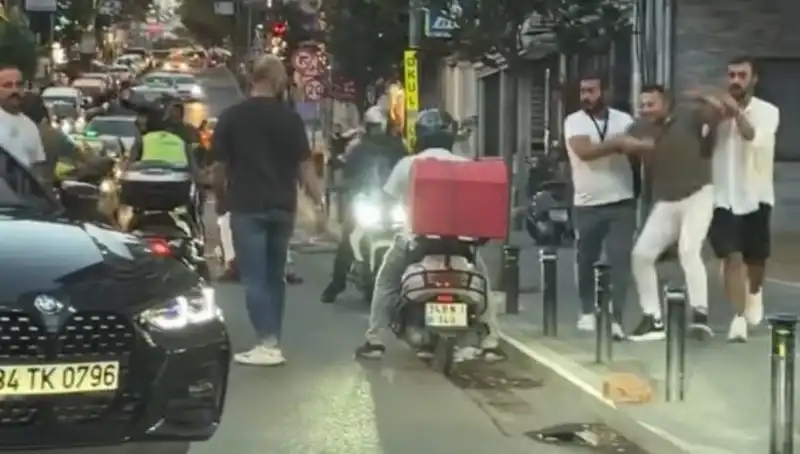 Nişantaşı’nda Yol Verme Kavgası: Sopalı Tartışma Olayı Gündem Oldu