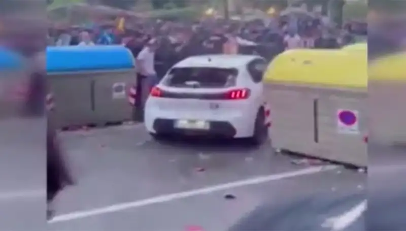 Aracını Taraftarların Arasına Saran Sürücü, 13 Kişiyi Yaraladı!