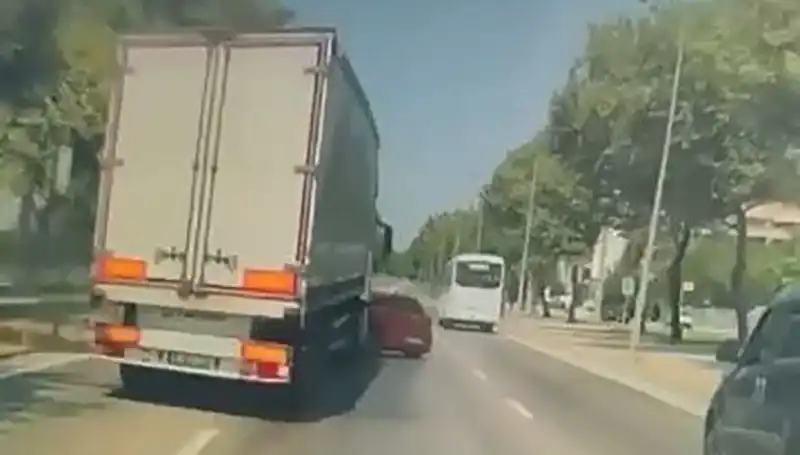 Bursa'nın Kör Noktasında Meydana Gelen Kaza, Bütün Şehri Sarstı