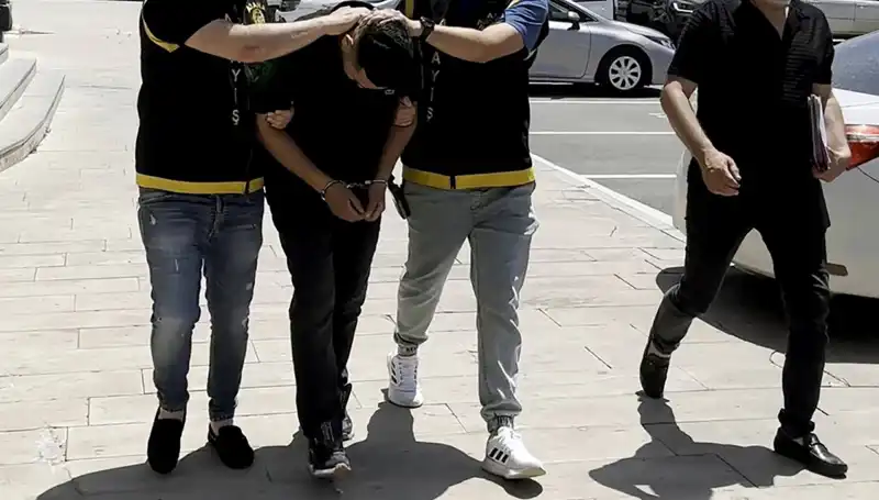 Mezarlıktan Hırsızlık Yapan Şahıs, Suçüstü Yakalandı!