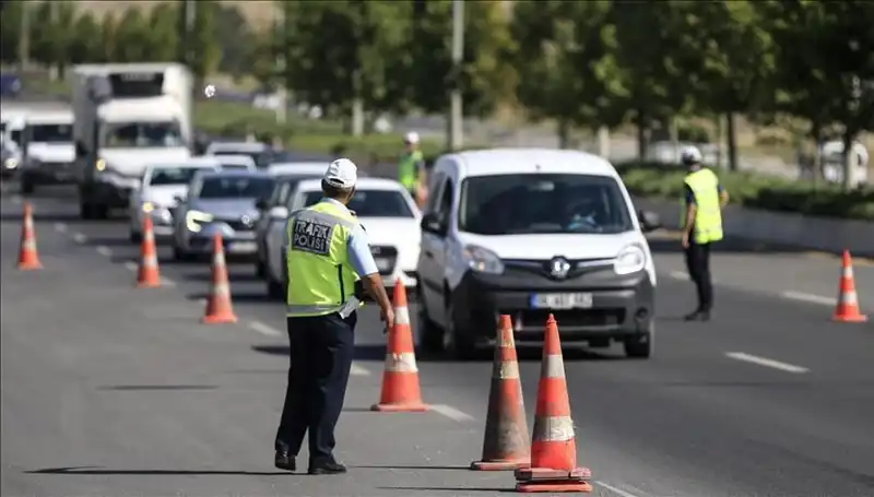 Tünellerde Konvoy Oluşturup Trafiği Felç Eden Eylem