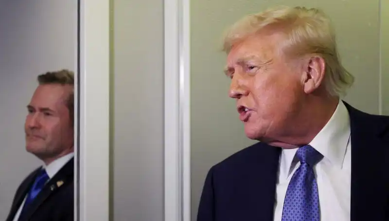 Trump'tan Beklenmedik Adım: Mike Waltz'ü Görevden Alma Sebebi Ne?