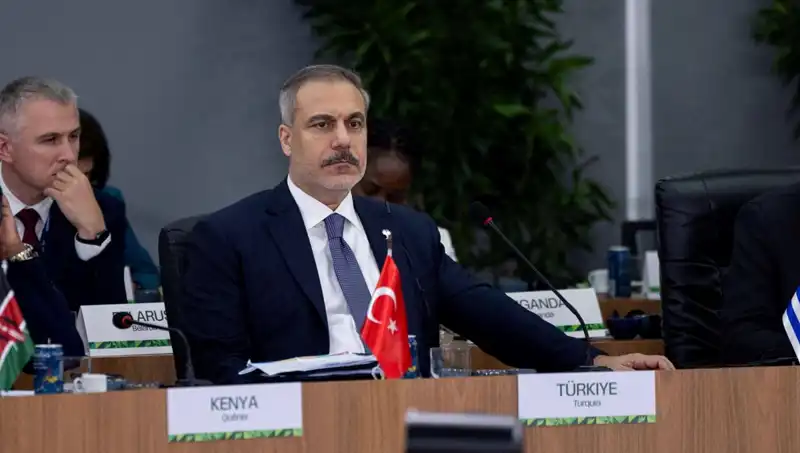 BRICS Zirvesi'nde Bakan Fidan'dan Çarpıcı Açıklama: Yapay Zeka ve Gelecek Üzerine Uyarılar