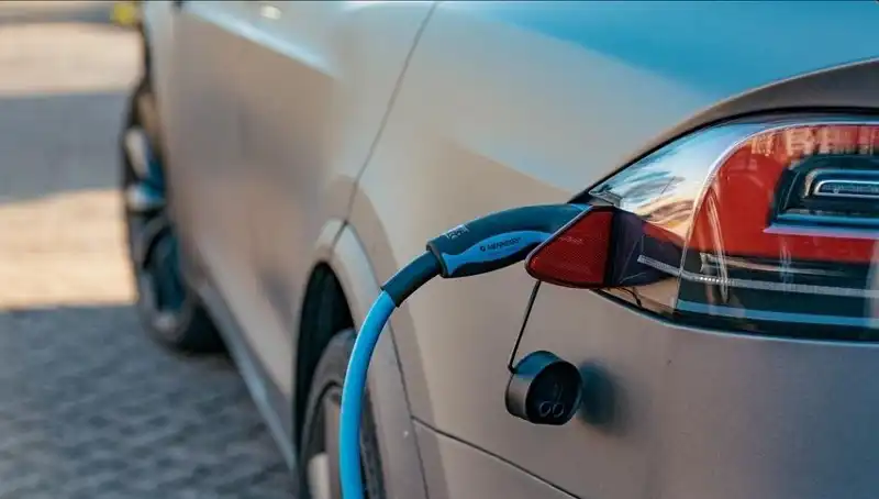 Elektrikli Araç Satışları Düşüşte: Alım Heyecanı Neden Kayboluyor?