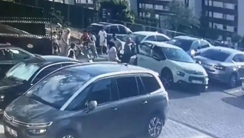 Eşi ve Yakınlarını Araba ile Ezerek Kaçtı! Olayın Perdeleri Arasında Ne Yaşandı?
