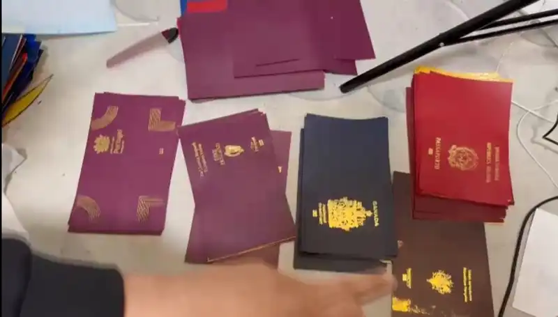 Sahte Pasaport, Vize ve Ehliyet Üreticilerine Şok Baskın!