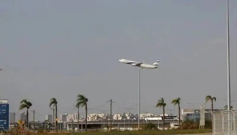 Yemenli Husiler, İsrail'in Kalbi Ben Gurion Havalimanı'nı Hedef Aldı