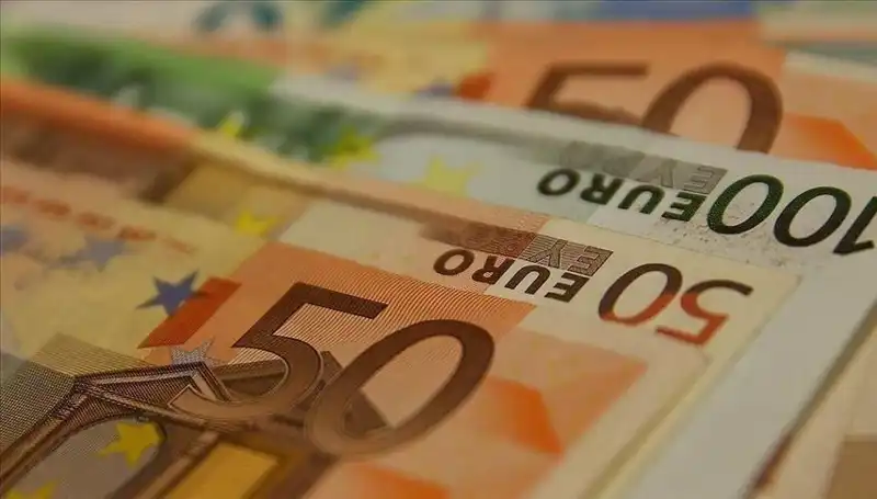Avrupa Para Birimi Euro, Tarihinin Zirvesinden Geriye Düştü