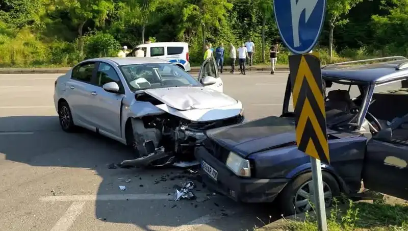 Görele’de Feci Kaza: Sürücü Araç Camından Fırladı, Hayatını Kaybetti
